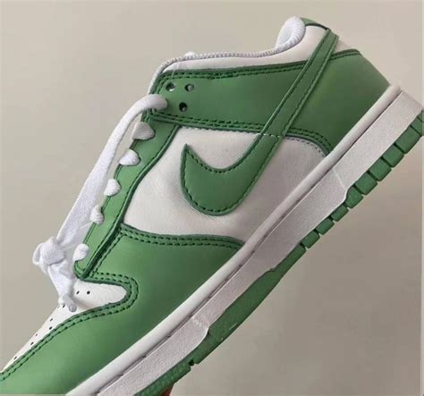 nike dunk green glow herren|nike dunk low forest green.